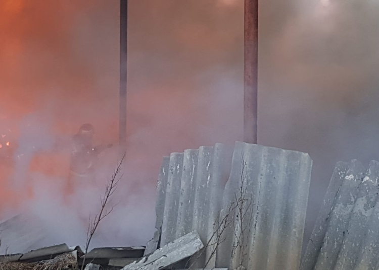 Incendiu la o casă din Valu lui Traian