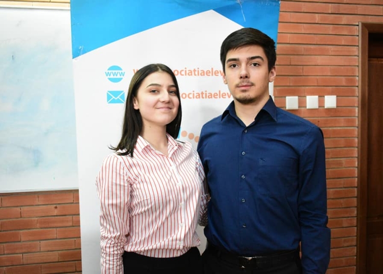 În partea stângă, Sabina noul preşedinte