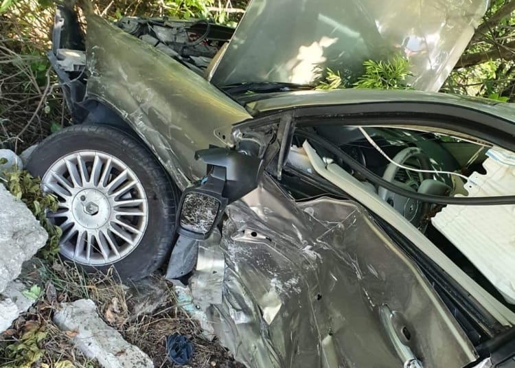 Una dintre mașinile implicate în accident
