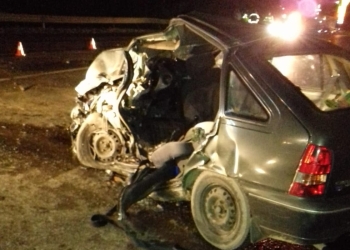 Două persoane au decedat în urma impactului dintre autoturism și autoutilitară. FOTO ISU Ialomița