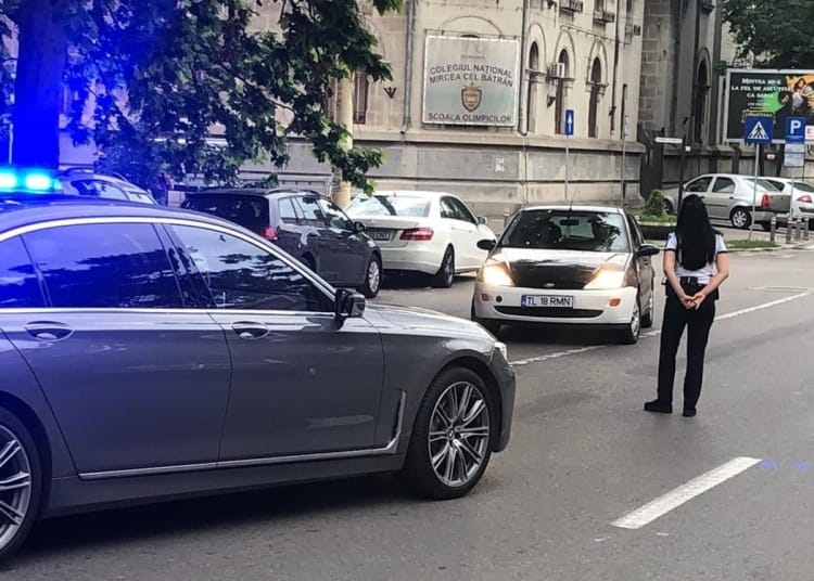 Tulceanul a dat nas în nas cu un echipaj de la Poliția Locală. Imagine cu rol ilustrativ