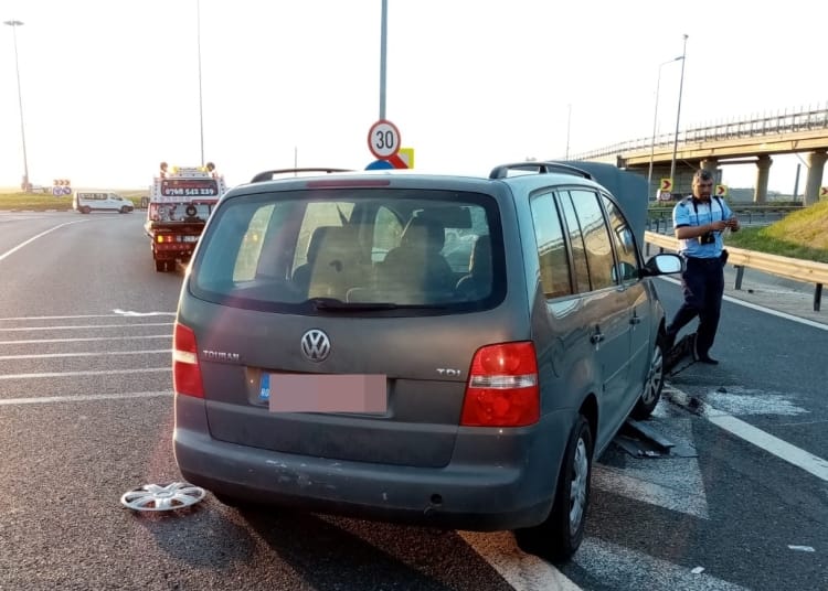 Mașina a intrat în atenuatorul de impact. FOTO DRDP Constanța