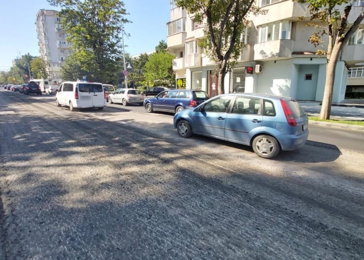 Lucrări de asfaltare pe bulevardul Tomis - Foto: Primăria Constanța