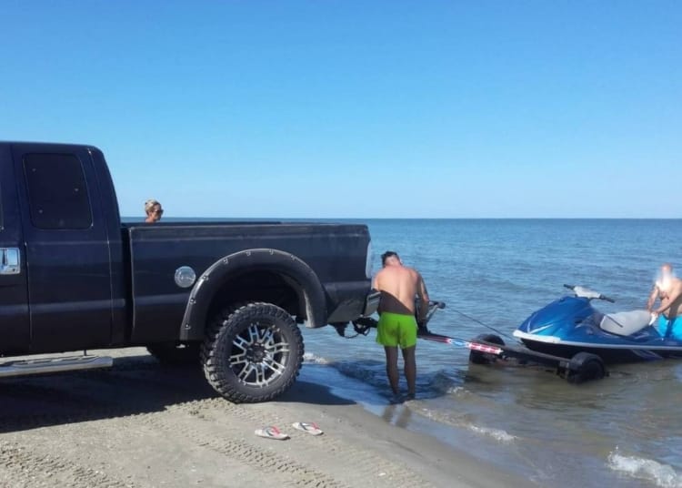 Plajele din Sulina și Sfântu Gheorghe au fost pângărite de cei fără scrupule. FOTO ARBDD