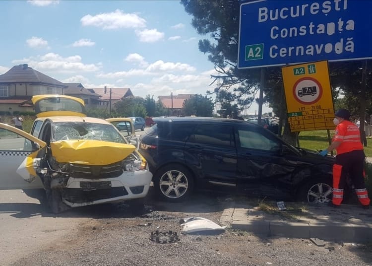 În urma accidentului, șoferul taxiului a decedat. FOTO IPJ Ialomița