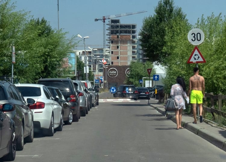 Turiști în stațiunea Mamaia. FOTO Cătălin SCHIPOR