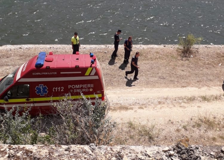 Masina cazuta in Canal; au intervenit echipele ISU