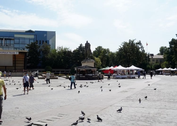 Piața Civică din municipiul Tulcea. FOTO Cătălin SCHIPOR