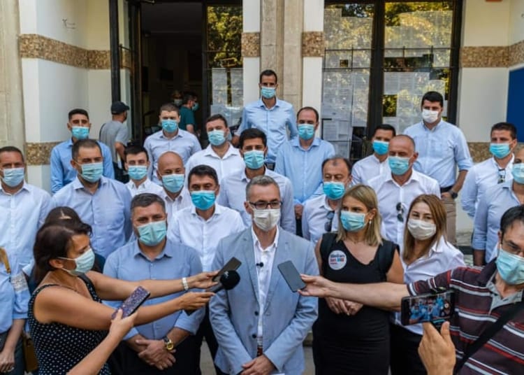Stelian Ion după depunerea candidaturii - FOTO: Facebook/USR Constanța