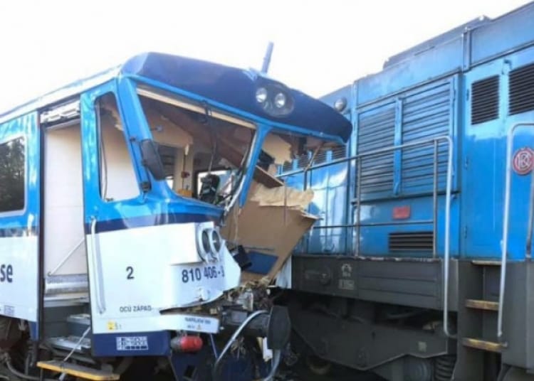 Grav accident feroviar în Cehia. Zeci de persoane dintr-un tren de pasageri au fost rănite. FOTO: cee.liveuamap.com