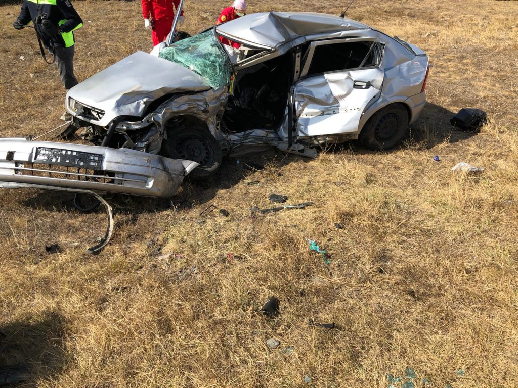 Galerie FOTO+VIDEO. Accident rutier în localitatea Mihai Viteazu. Două persoane au decedat