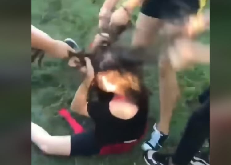 Agresiune între minori. FOTO captură video