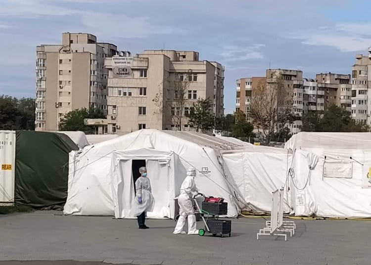 Personal medical la Spitalul Militar de Campanie. FOTO Cătălin SCHIPOR