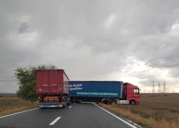 TIR derapat pe șosea - Foto: IPJ Constanța / foto cu rol ilustrativ