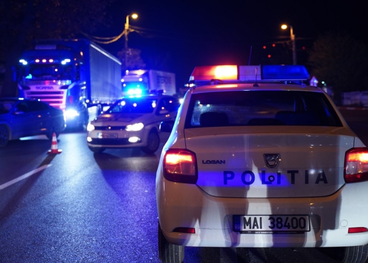 Polițiști în misiune. FOTO Cătălin SCHIPOR