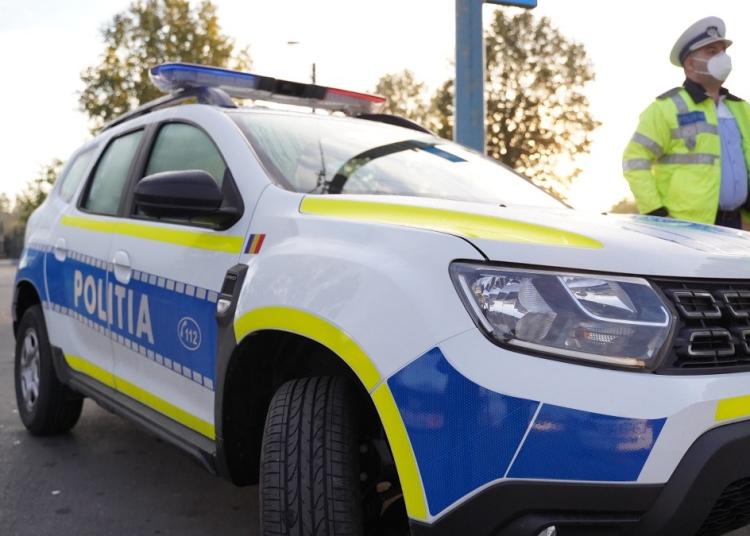 Un echipaj de poliție a intervenit la solicitare. FOTO Cătălin SCHIPOR