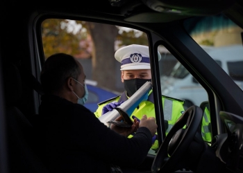 Polițiștii au verificat participanții la trafic. FOTO Cătălin SCHIPOR