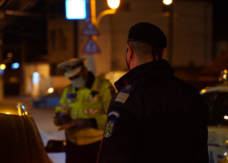 Verificări ale oamenilor legii. FOTO Cătălin SCHIPOR