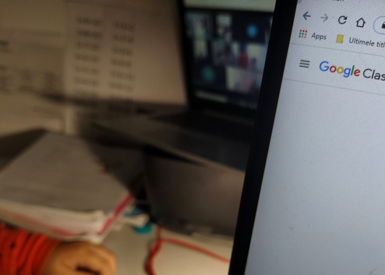 Școală online. FOTO Cătălin SCHIPOR