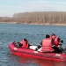 Pompierii au căutat persoana căzută în apă