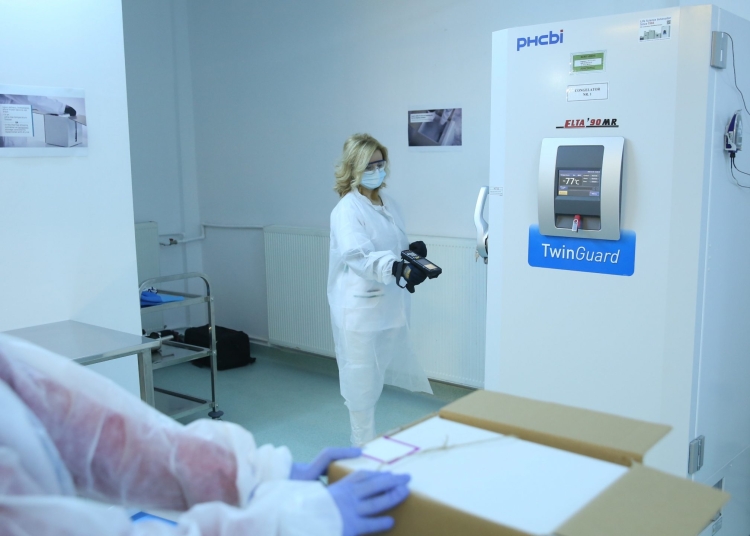 Vaccinul trebuie depozitat în condiții speciale. FOTO MAPN
