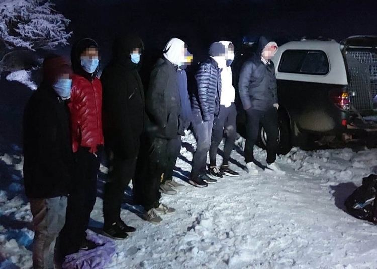 Migranții au fost prinși de polițiștii de frontieră. FOTO  Poliția de Frontieră