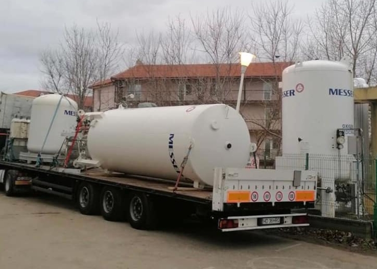 Noul stocator de oxigen a ajuns în curtea Spitalului Municipal Mangalia. FOTO Spitalul Municipal Mangalia