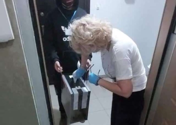 foto: Facebook/ Nicoleta Bercaru, infectată cu COVID, votând