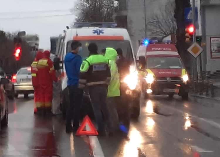 Accident pe Bd. Mamaia: unui cursant care dădea examen pentru permisul de conducere i s-a făcut rău și a leșinat
