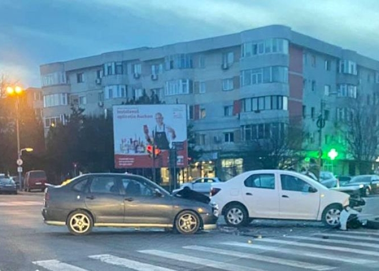 Accident rutier în zona far. FOTO Facebook/Radare & Filtre-> Constanta