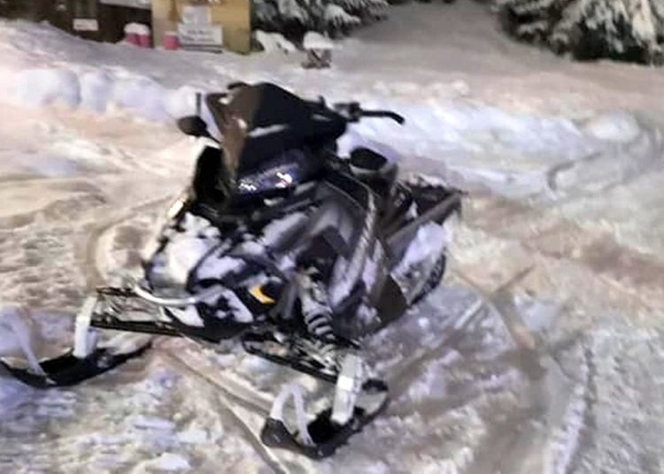 O persoană a fost lovită de un snowmobil. FOTO Salvamont Maramureș