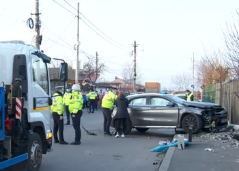 Două fete au murit într-un accident în București. Tragedia s-a produs pe o stradă din nordul Capitalei. Foto: Digi24