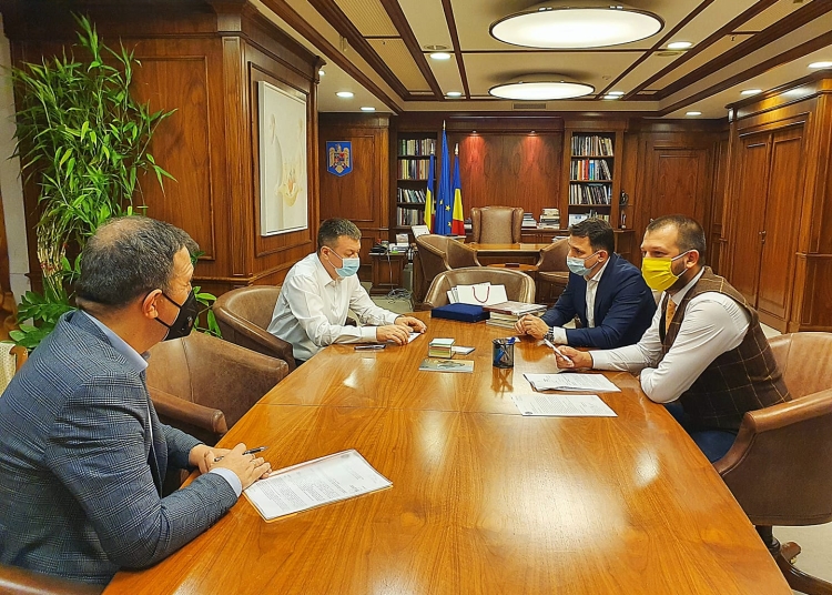 Bogdan Bola și Marian Crușoveanu, la discuții cu ministrul Culturii - Foto: Bogdan Bola/Facebook