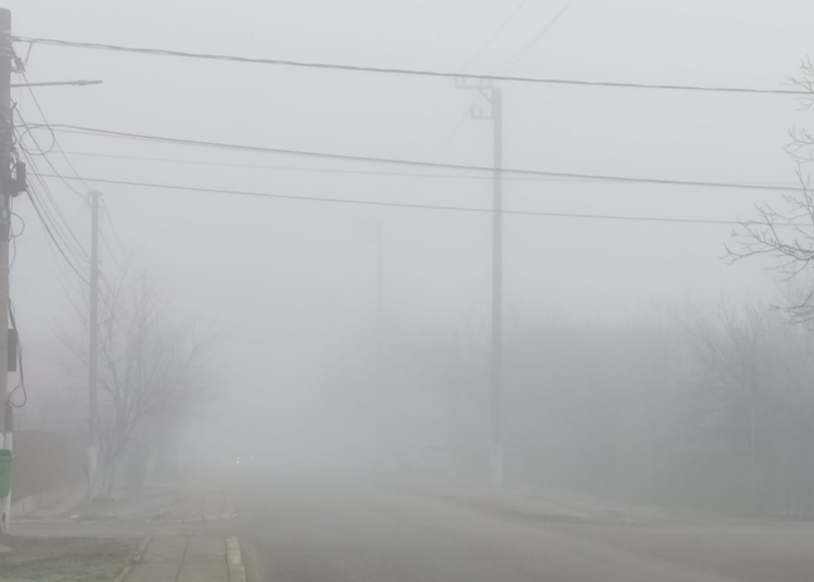 Circulație în condiții de ceață. FOTO Cătălin SCHIPOR