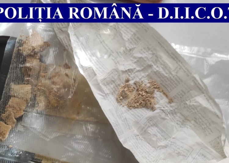 Droguri găsite în urma percheziției. FOTO IPJ Brăila