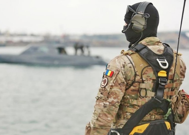 Exercițiu al militarilor pe mare. FOTO MAPN