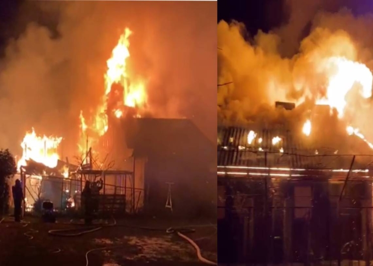 Incendiu casă în Vama Veche