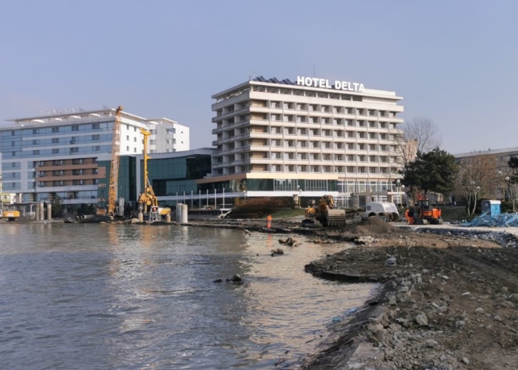 Lucrări de modernizare a falezei din Tulcea. FOTO CJ Tulcea