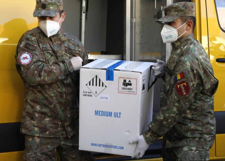 România primește o nouă tranșă de vaccinuri Pfizer-BioNTech. Foto: Agerpres