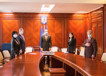 Mihai Vîlcu (stânga), subrefect USR Constanța