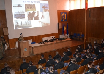 Militari din Forțele Speciale, în vizită la Şcoala Militară de Maiştri Militari a Forţelor Navale. FOTO SMMMFN