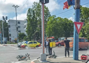 Accident în față la City Park Mall