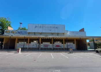 Primăria vrea să încaseze taxa de parcare și pentru locurile care nu îi aparțin