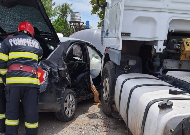 FOTO CU ROL ILUSTRATIV
Două autoturisme și un TIR au fost implicate în accident. FOTO SAJ Constanța