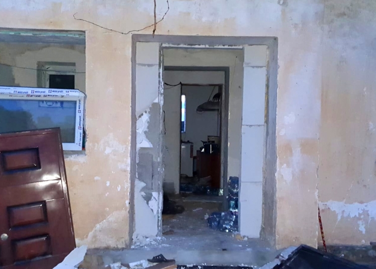 Clădirea în care a avut loc explozia a fost grav afectată. FOTO ISU Dobrogea