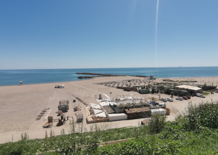 Plajă Faleză Nord. Foto cu rol ilustrativ