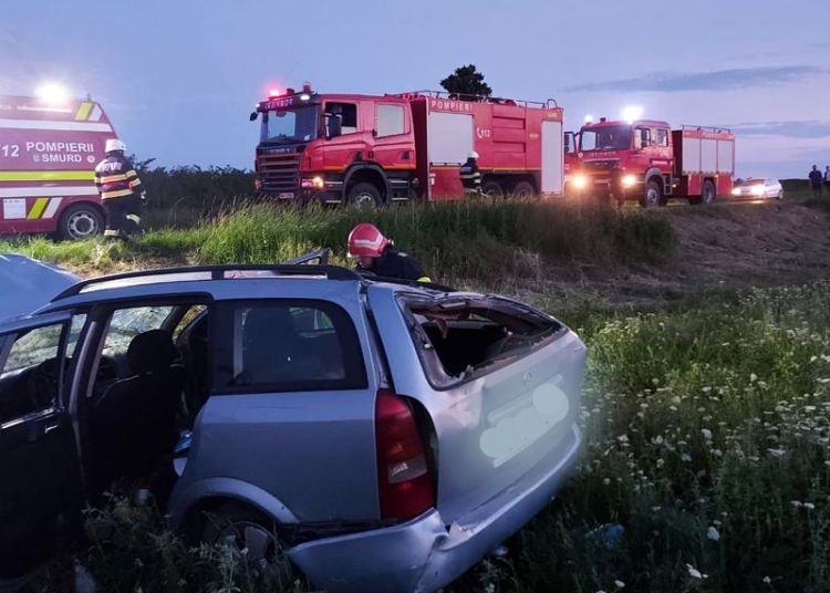 Pompierii au intervenit la locul producerii accidentului. FOTO ISU Ialomița