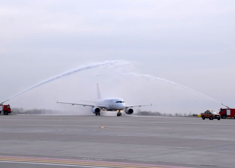 Aeronavă pe Aeroportul Internaţional Mihail Kogălniceanu Constanţa. FOTO AIMK