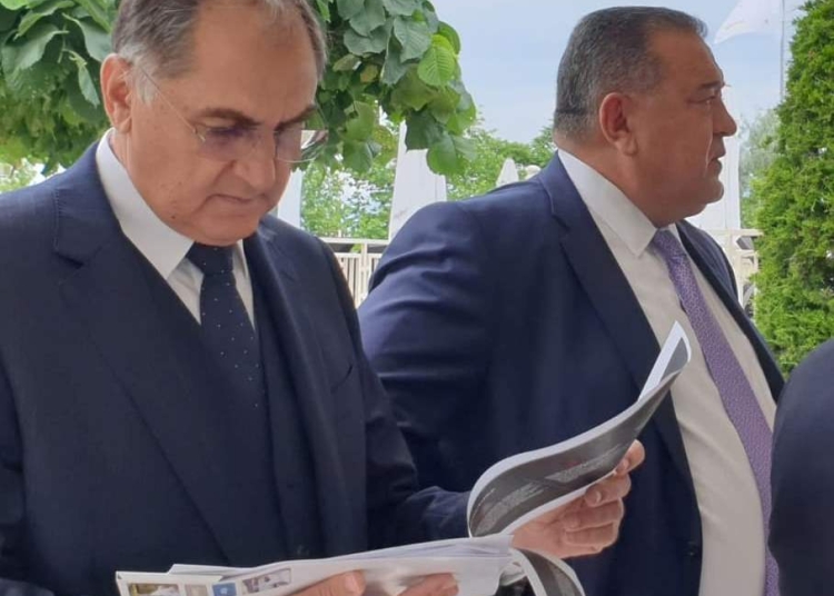 Niculae Duşu (stânga)