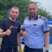 Polițistul Cătălin Paraschiv a fost rugat să facă o poză cu cel pe care l-a ajutat reparându-i mașina
